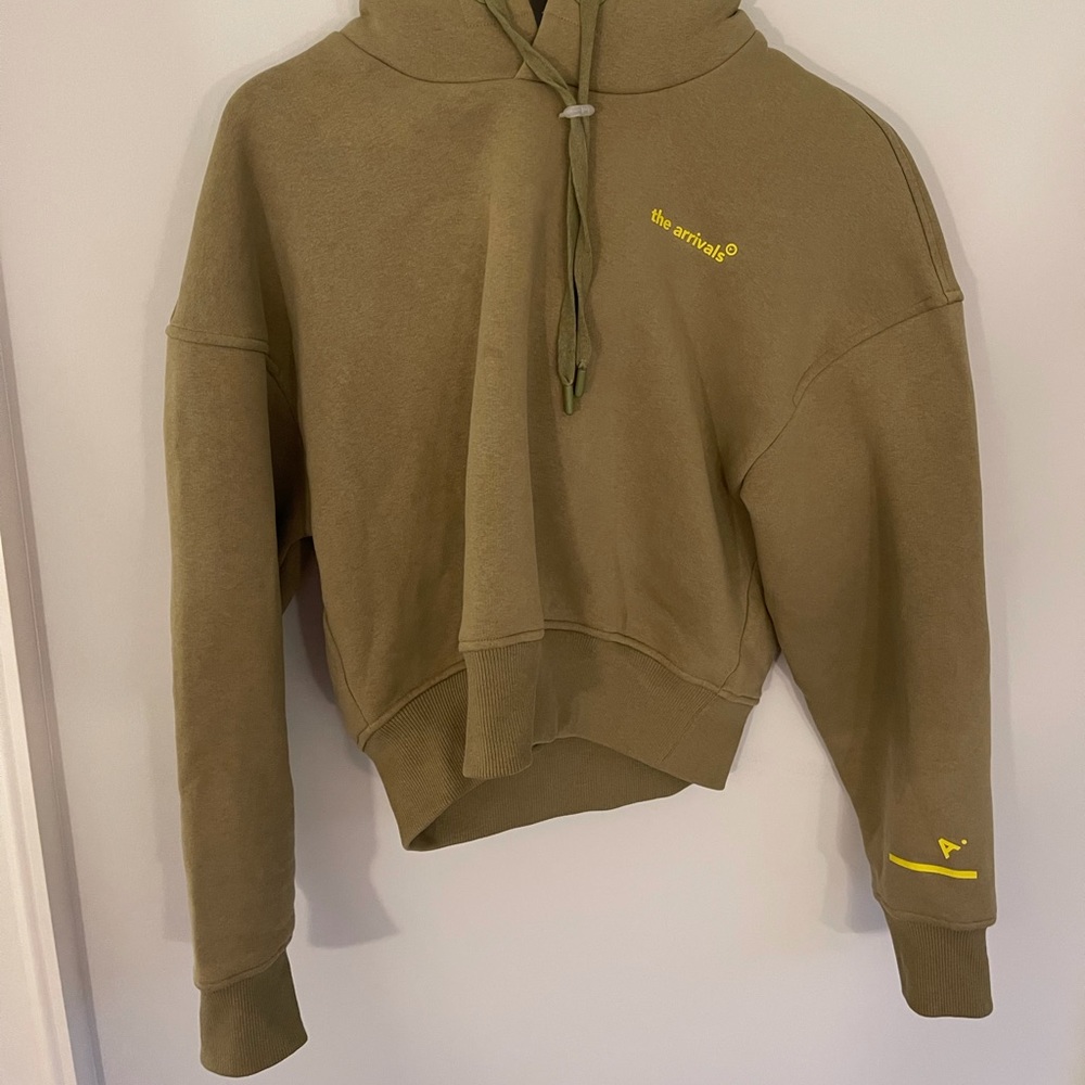 THE ARRIVALS cropped green hoodie 💚✨